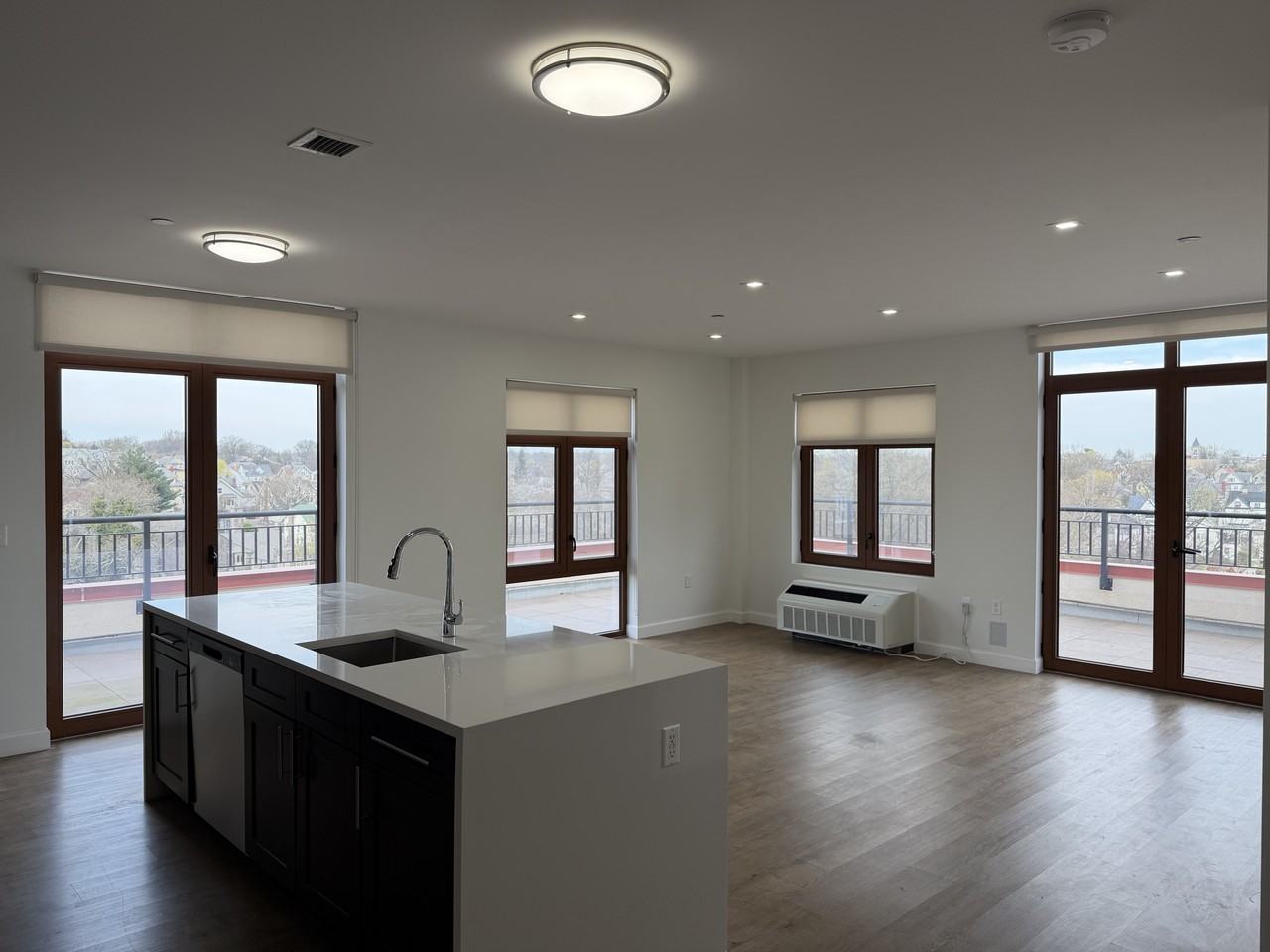 224 Gramatan Ave #8C