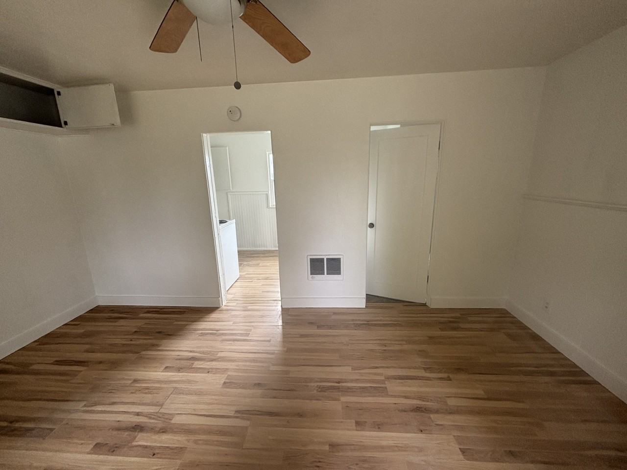 1761 Rogue River Hwy #5 - Photo 4 of 4