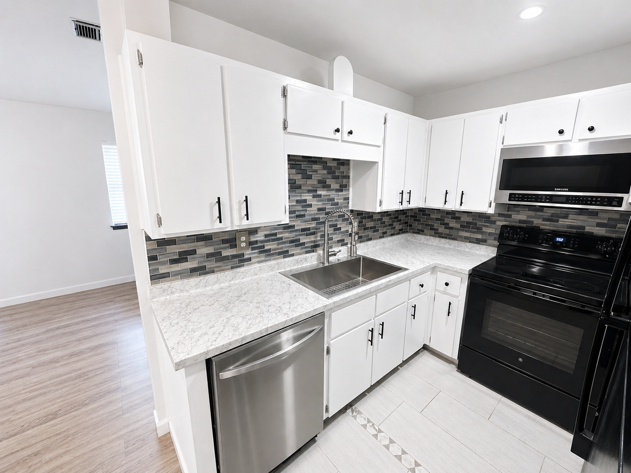 1310 Quail Cir #C - Photo 6 of 10