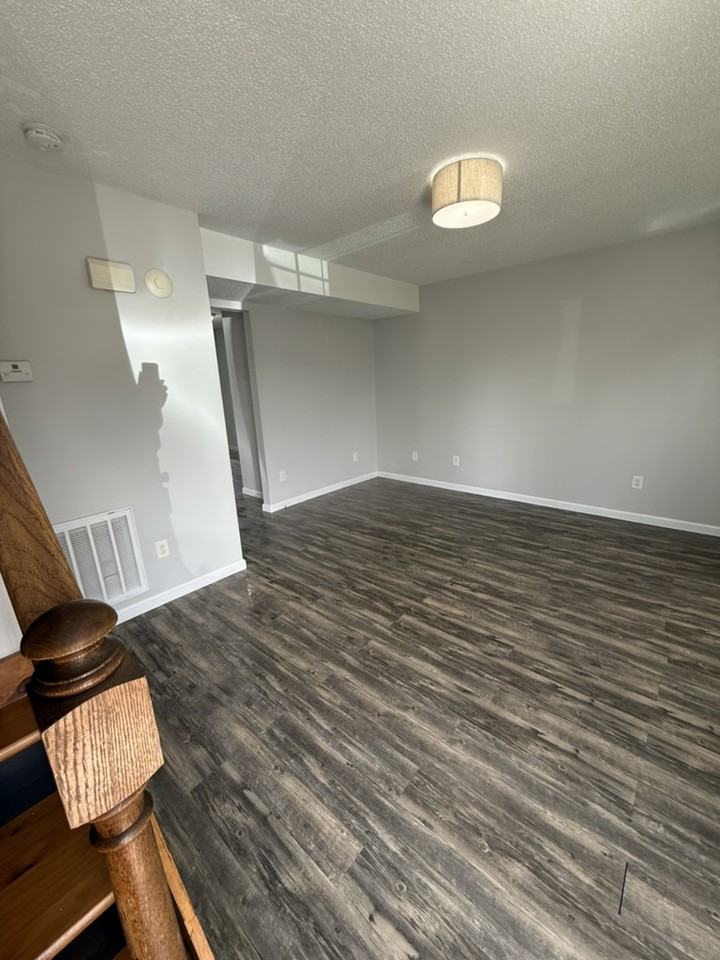 608 W Watauga Ave #3 - Photo 4 of 16