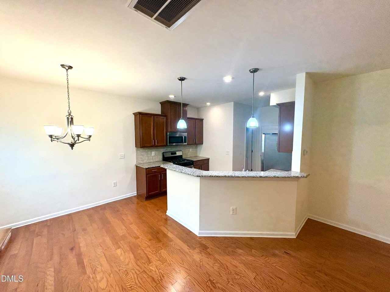 5376 Jessip St - Photo 3 of 15