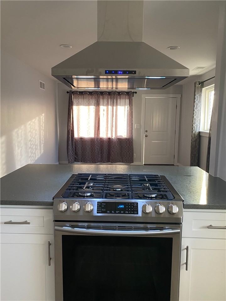 400 S 1865 E - Photo 6 of 11