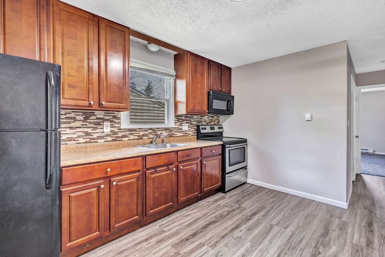 Fieldwood Apartments LLC - Photo 4 of 29
