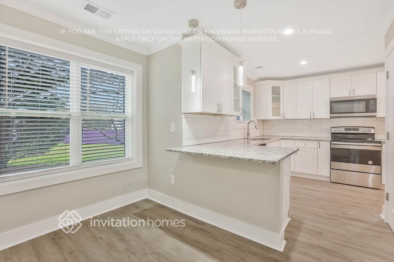2449 Raven Cir - Photo 4 of 24