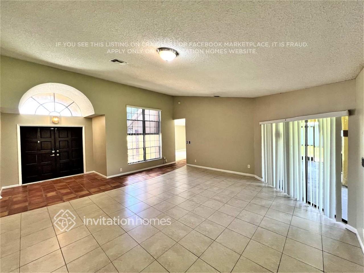 1944 Lynton Cir - Photo 2 of 16