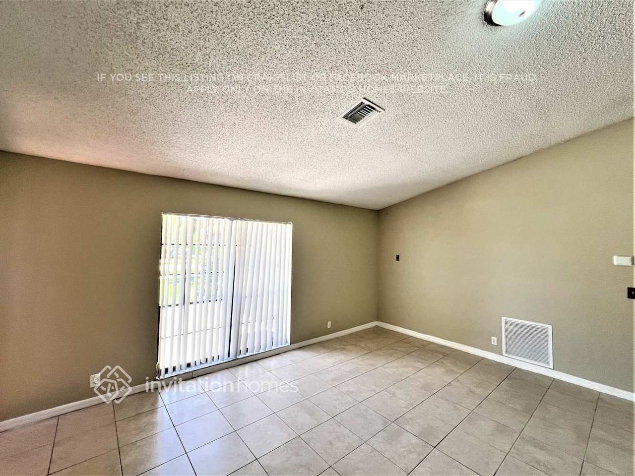 1944 Lynton Cir - Photo 4 of 16