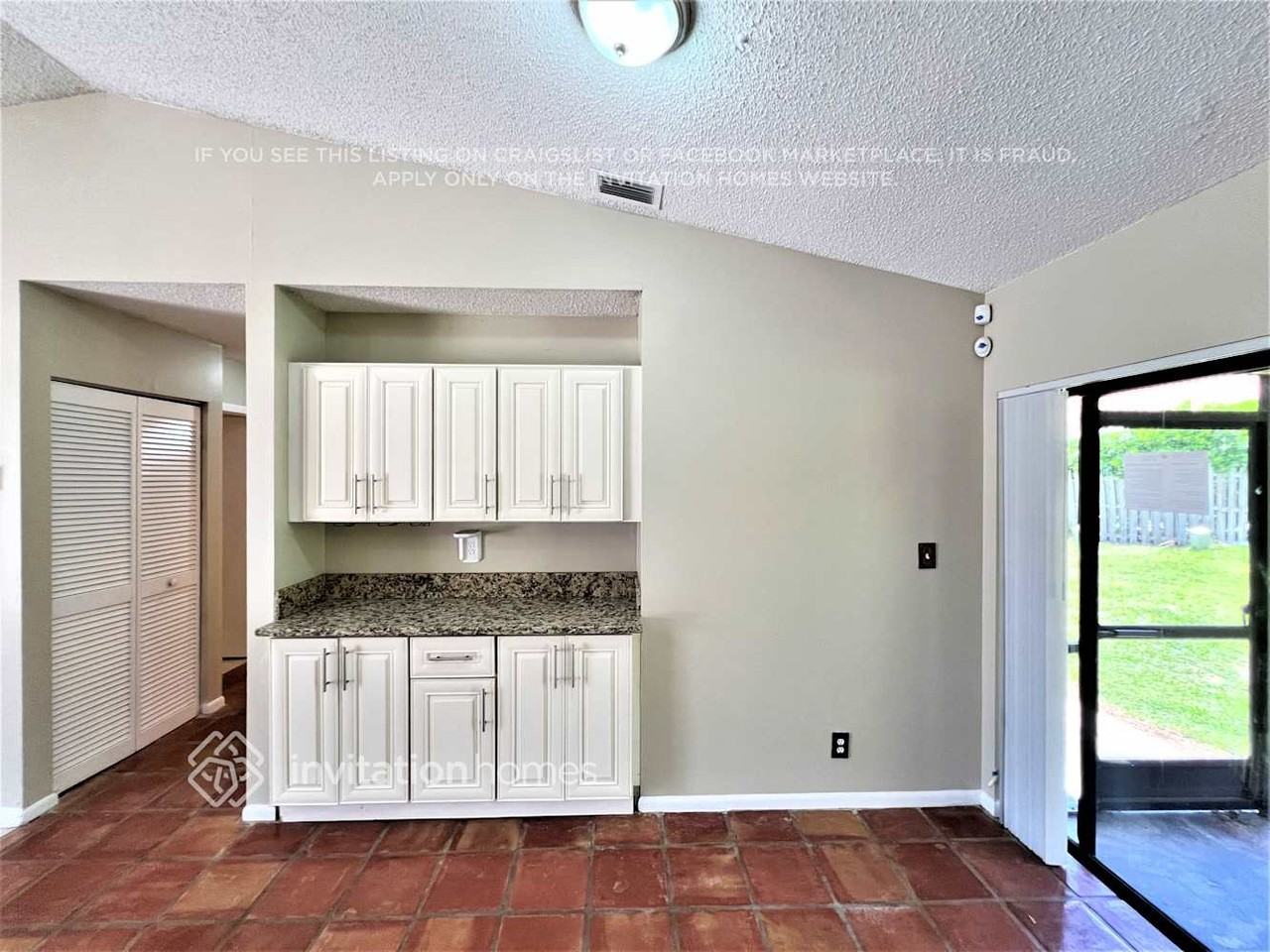 1944 Lynton Cir - Photo 6 of 16