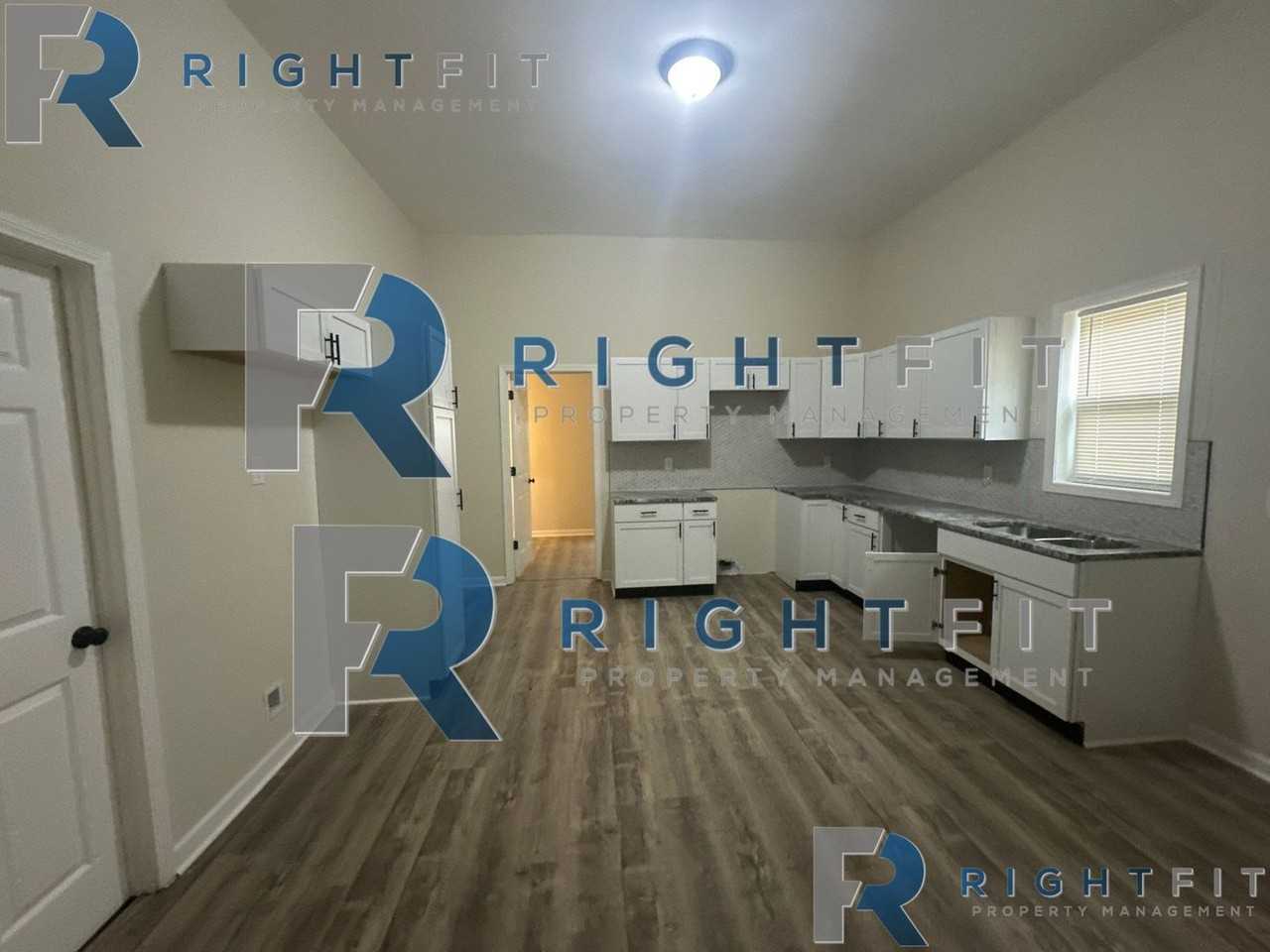 814 S 33rd St - Photo 4 of 11