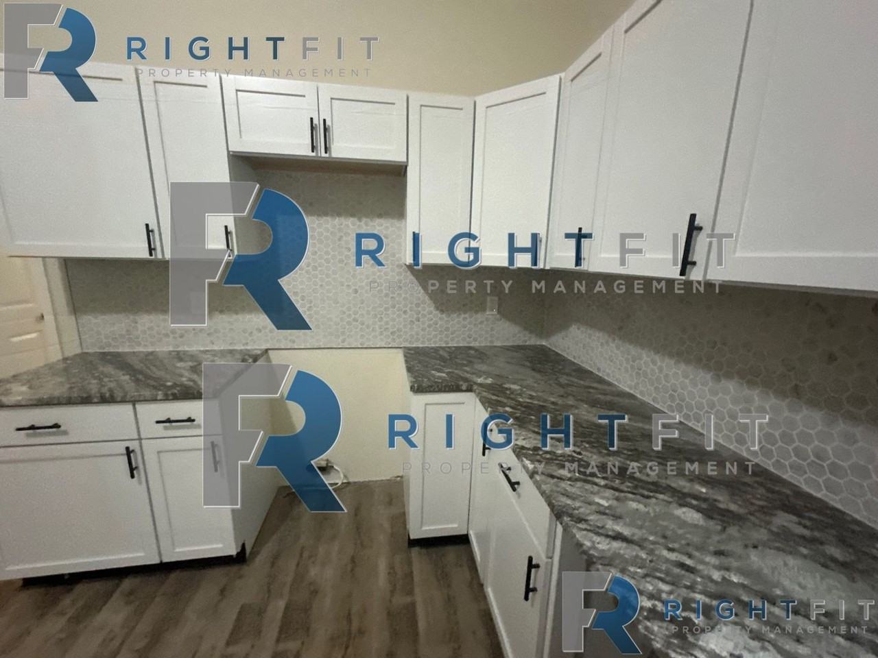 814 S 33rd St - Photo 5 of 11