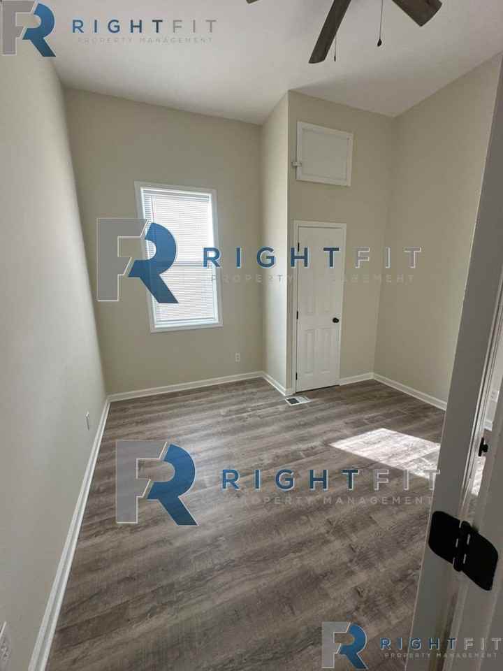 814 S 33rd St - Photo 6 of 11