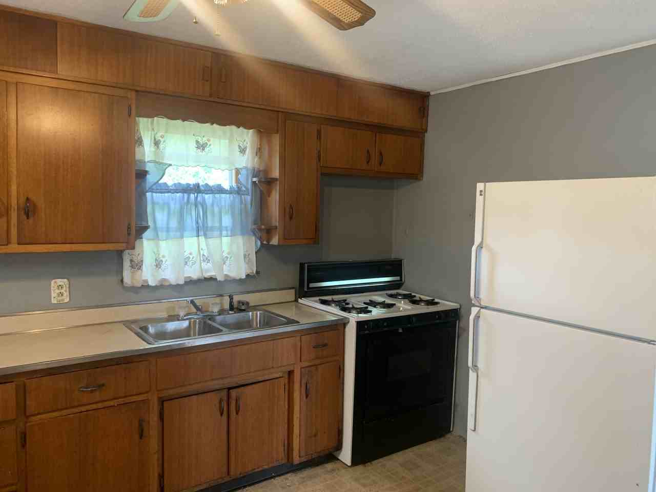 4222 Delaware St - Photo 6 of 8