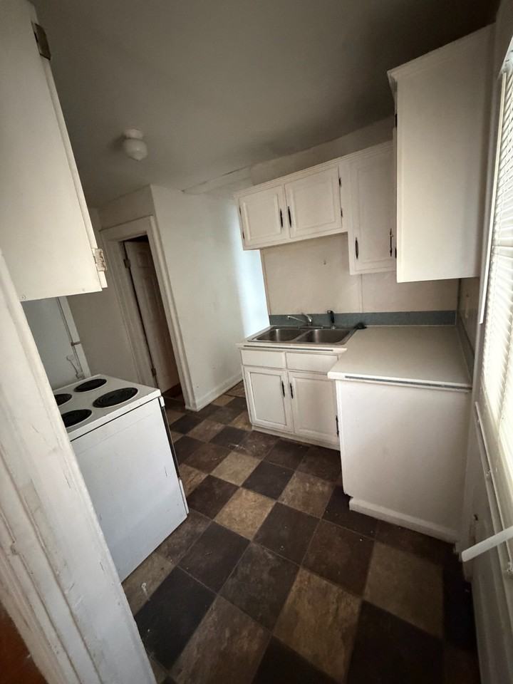 2142 S Garfield Dr #2142 - Photo 3 of 10