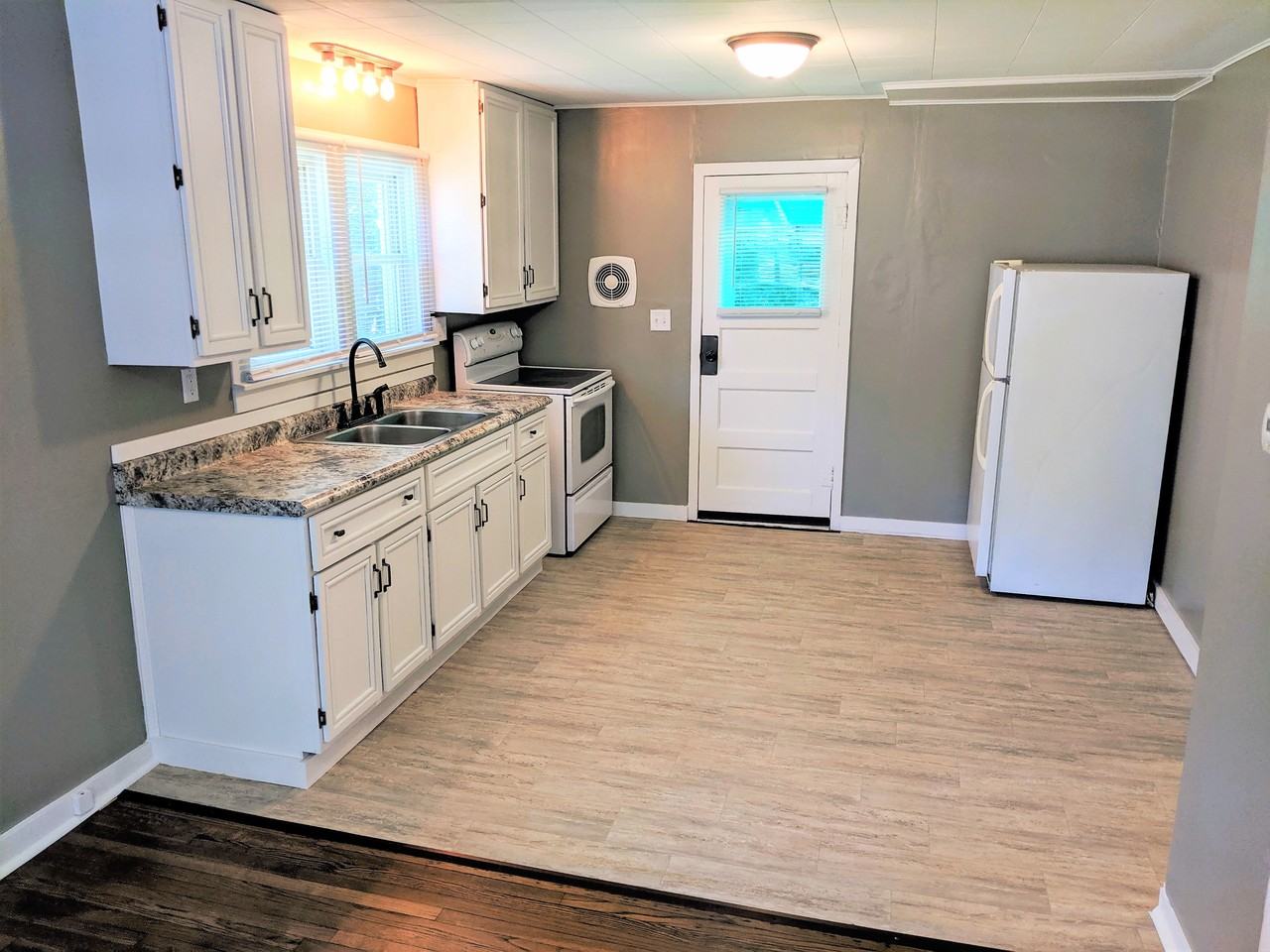 413 E Cherry St - Photo 5 of 19