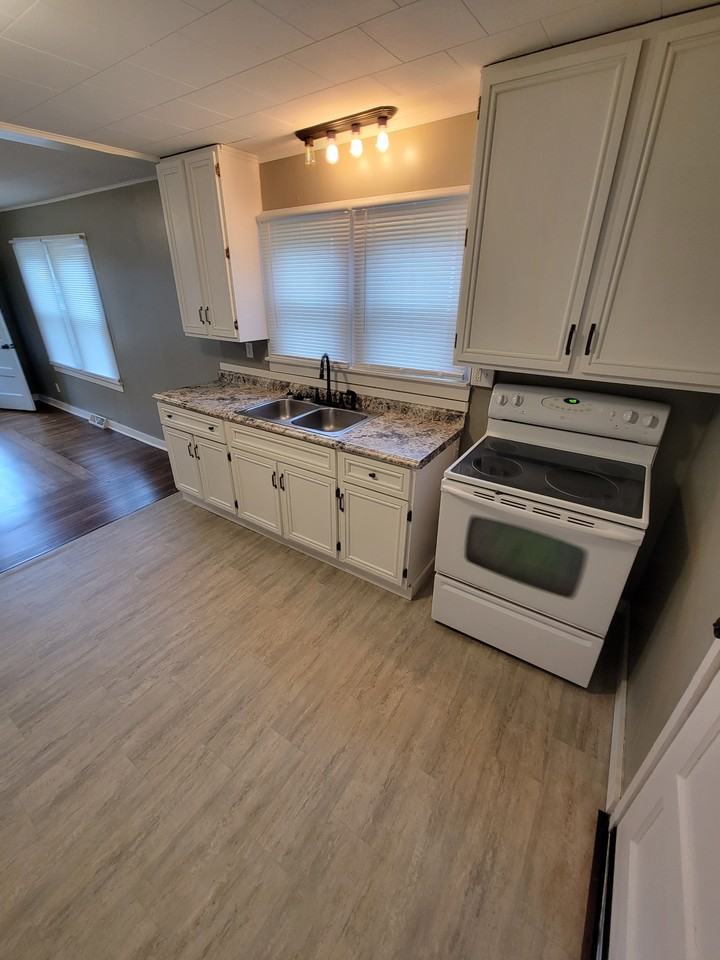 413 E Cherry St - Photo 7 of 19