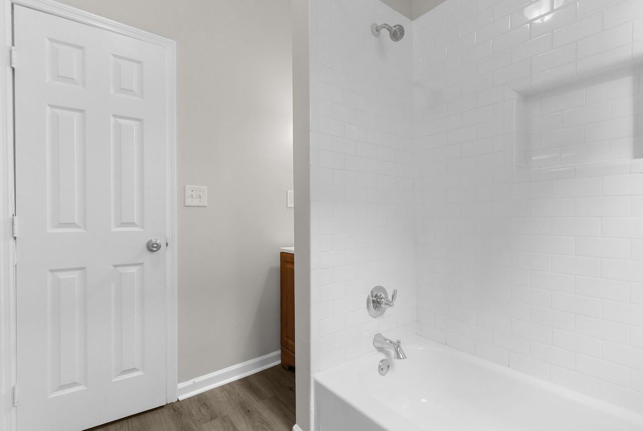 Southside Manor - Photo 2 of 5