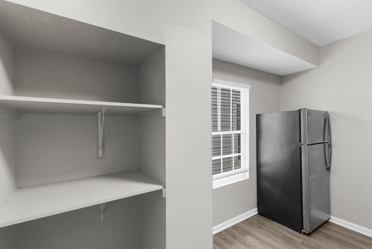 Southside Manor - Photo 4 of 5