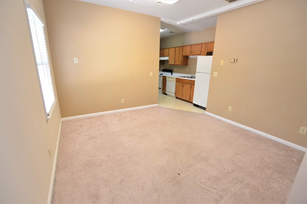 715 Wadsworth St #5 - Photo 2 of 2