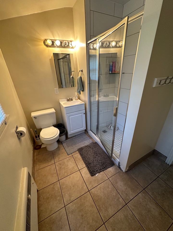 534 Ne, - Photo 2 of 10