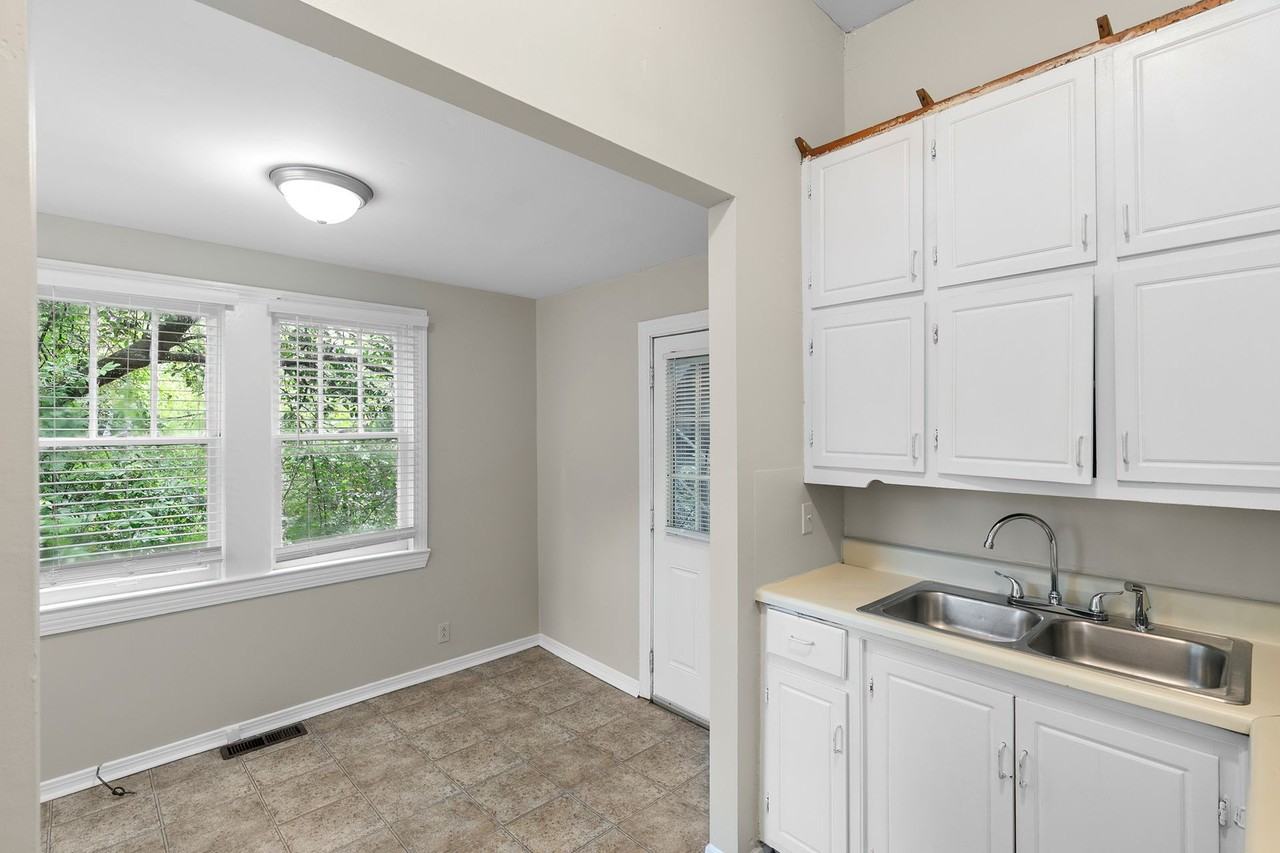 Kisor Flats - Photo 5 of 6