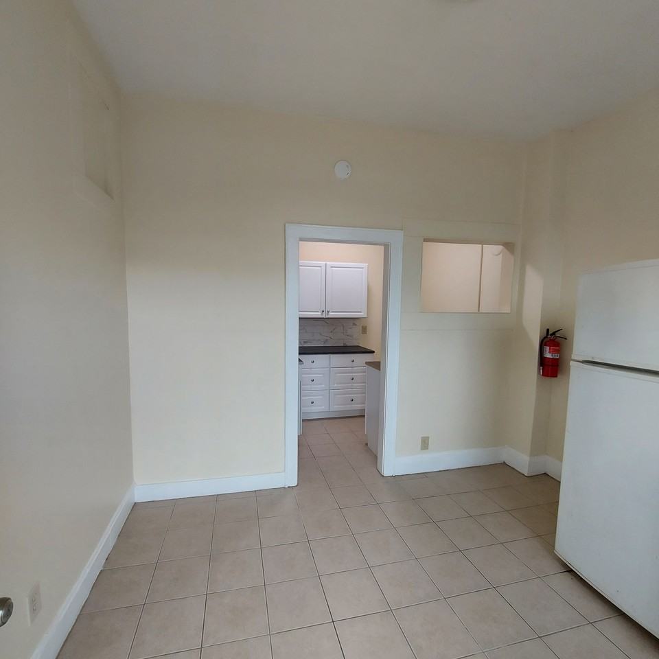 21 N Main St #14NMAIN - Photo 6 of 11