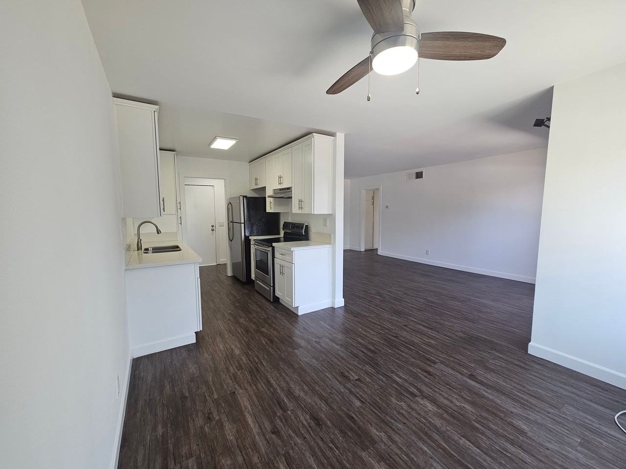 Welcome to Sherman West Apartments !!! - Photo 3 of 19