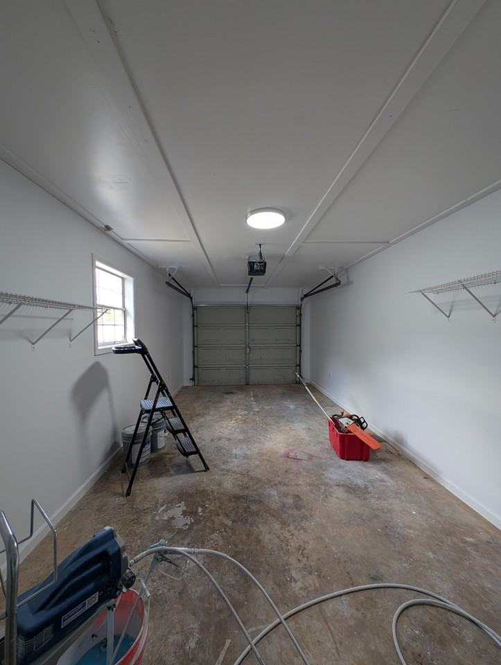 408 S Woodburn Dr - Photo 3 of 12