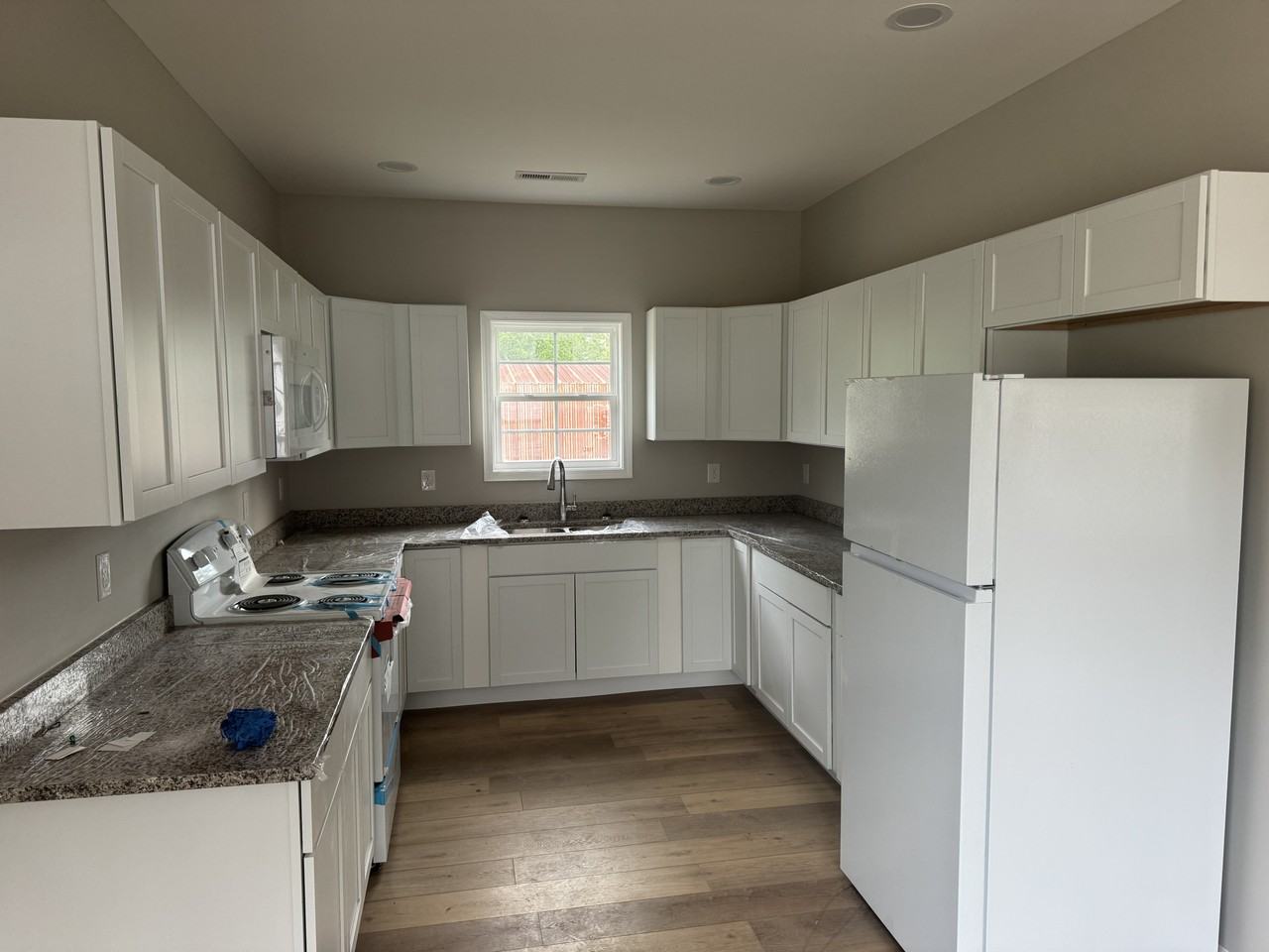 619 Mayes Ln - Photo 2 of 17