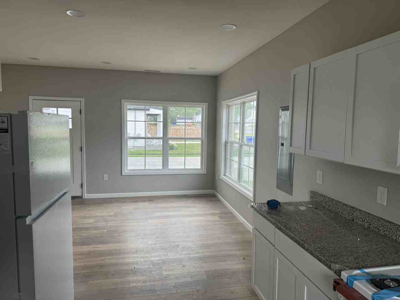 619 Mayes Ln - Photo 3 of 17