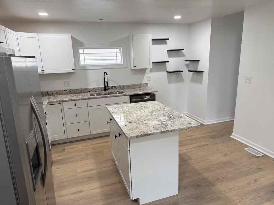 1440 Lasalle Ave - Photo 2 of 14