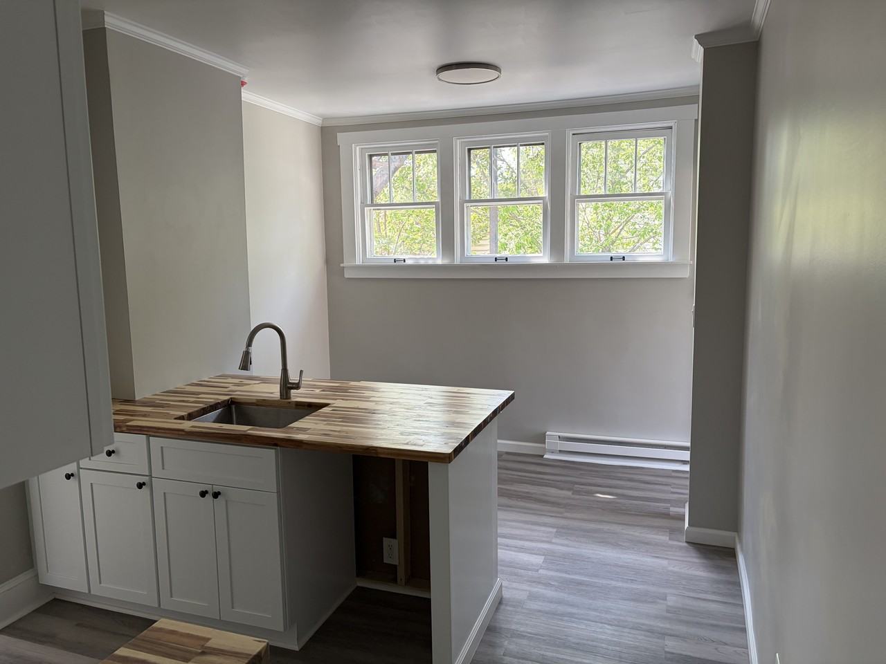 350 S Scott Ave #1 - Photo 3 of 15