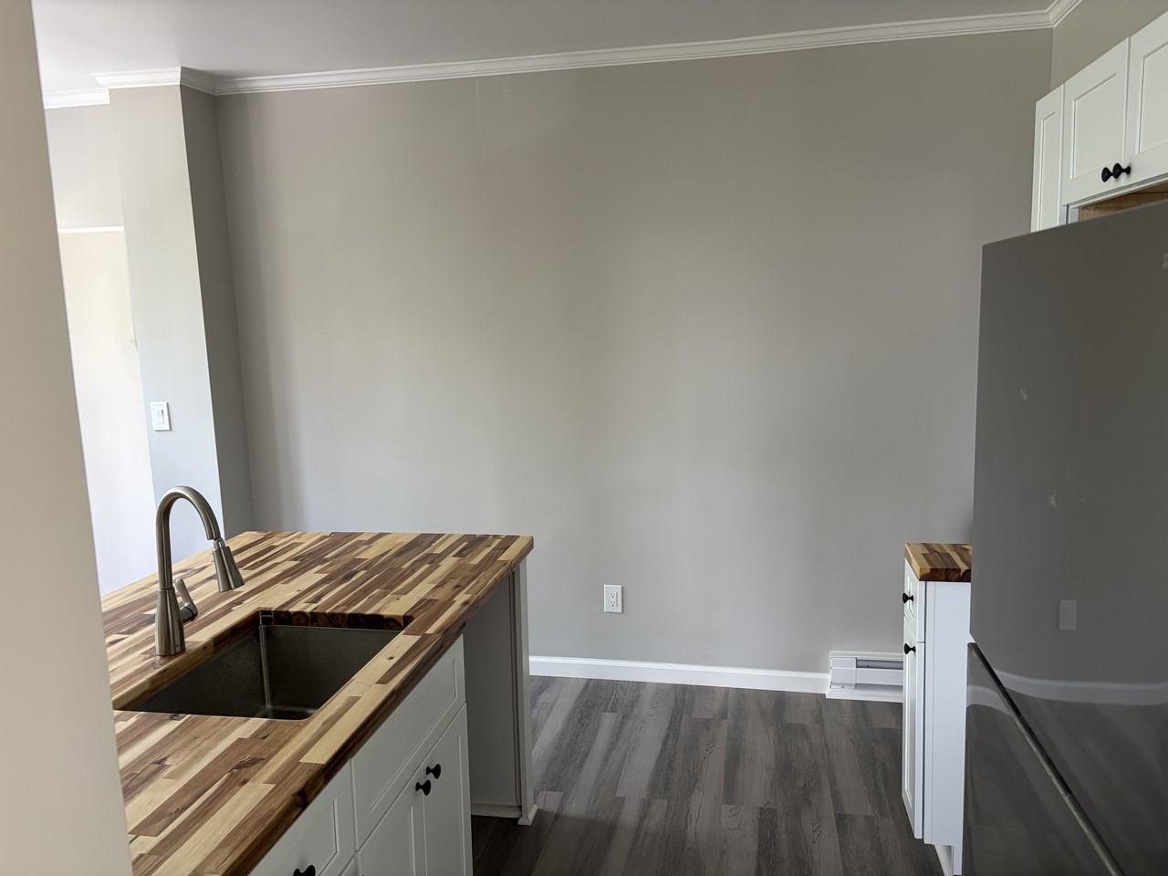 350 S Scott Ave #1 - Photo 4 of 15