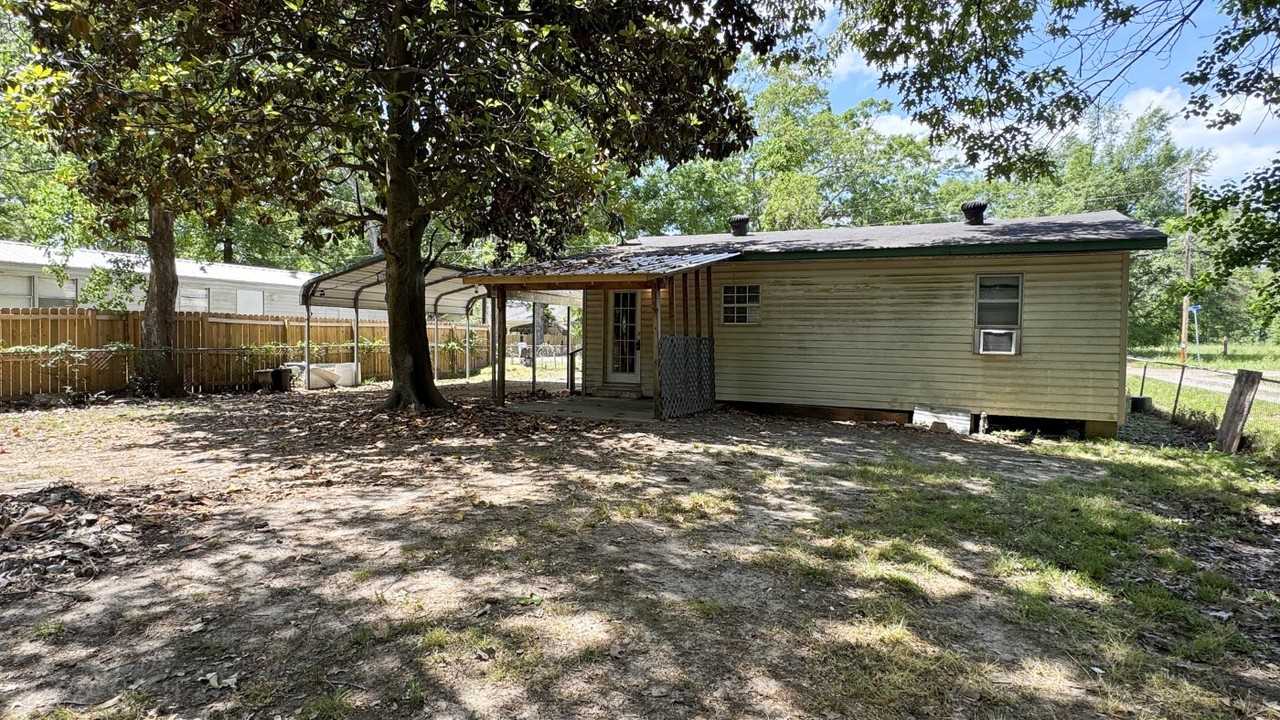 1135 Fern St - Photo 3 of 15