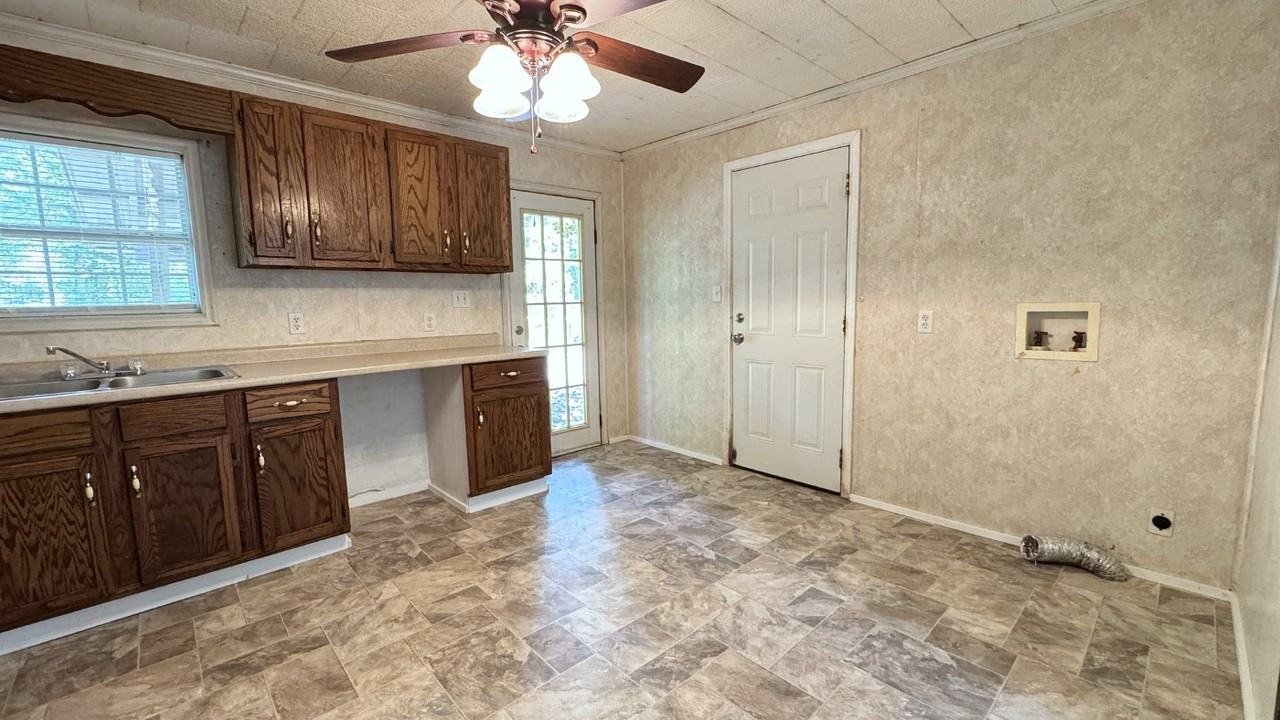 1135 Fern St - Photo 6 of 15