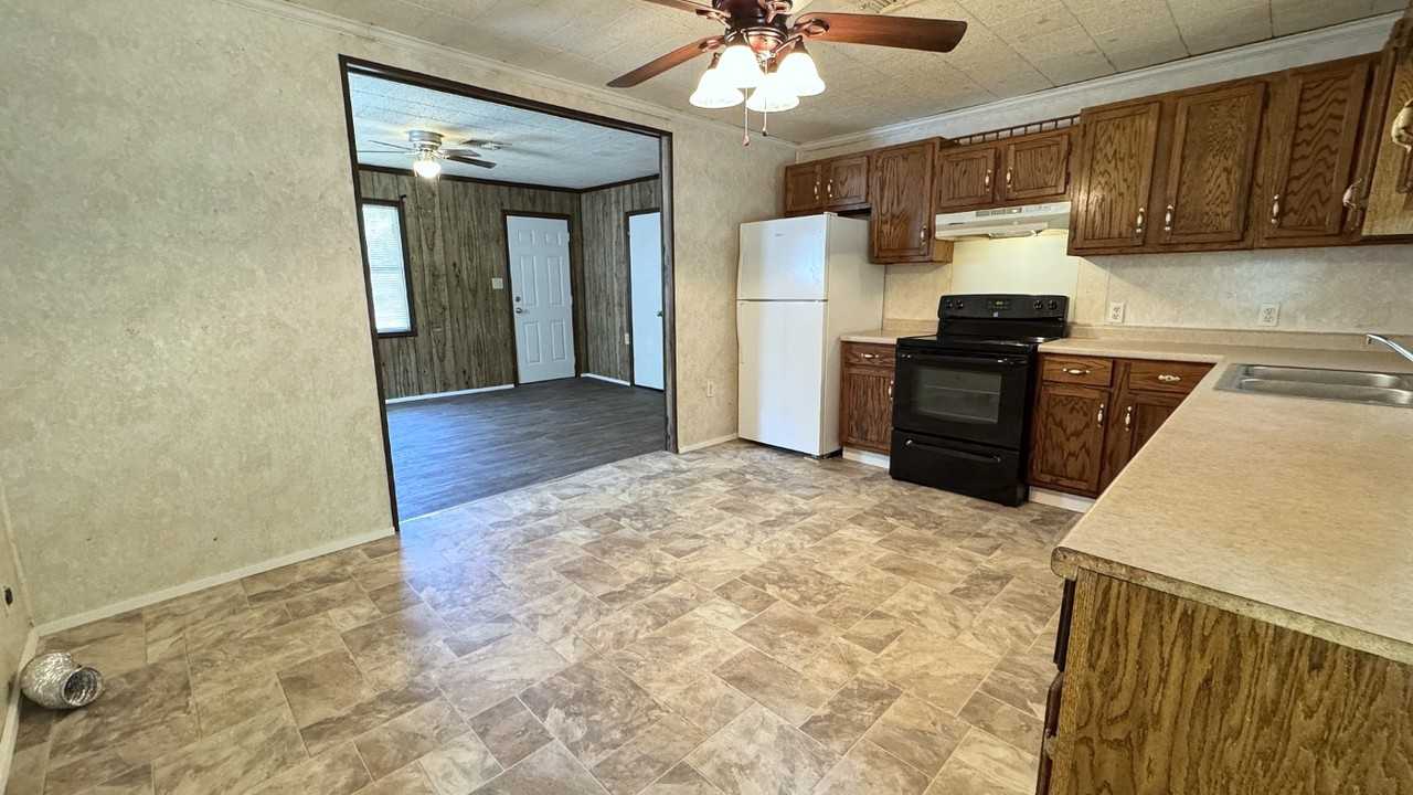 1135 Fern St - Photo 7 of 15