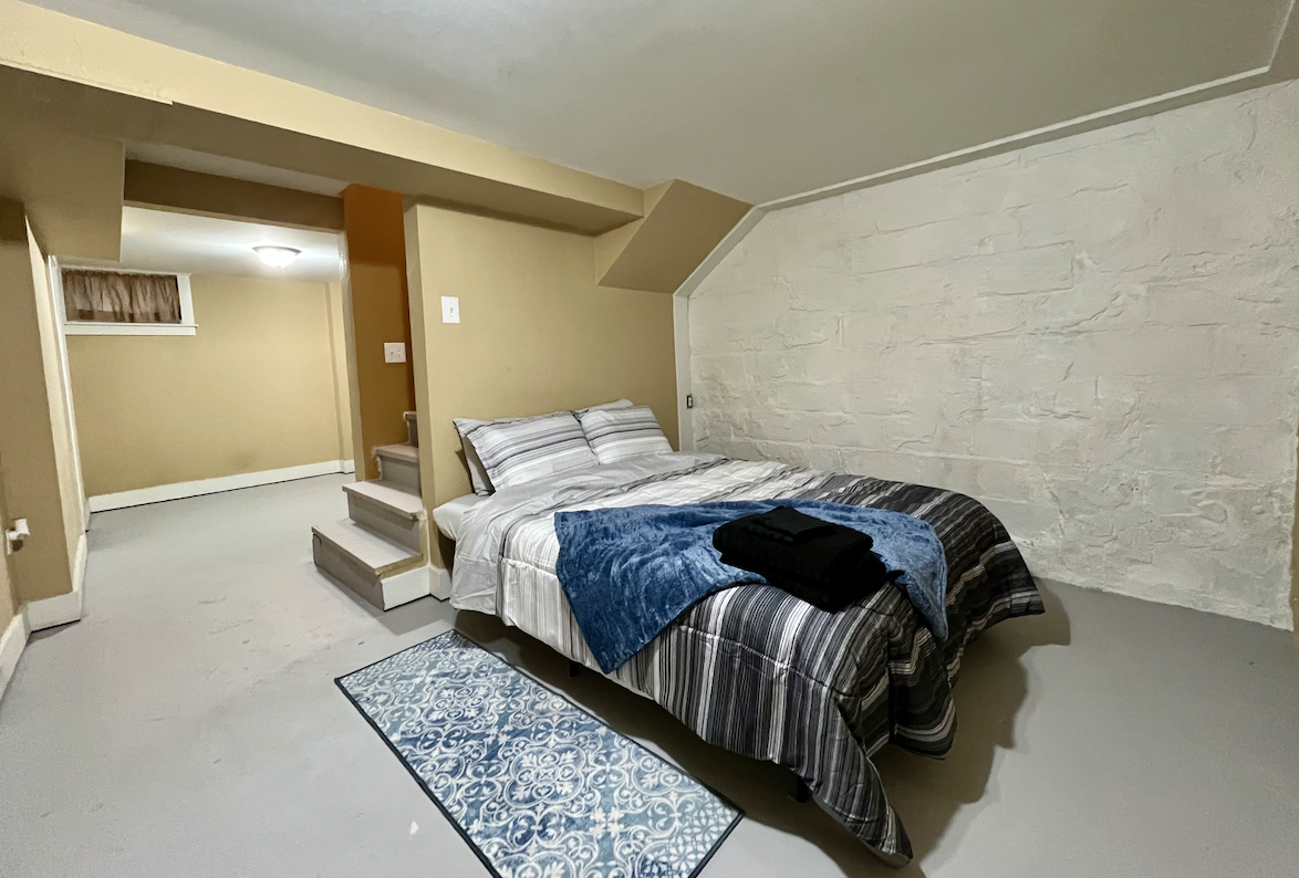 610 N Plum St - Photo 7 of 8