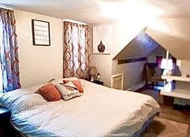 featured image of 520 Church St #3