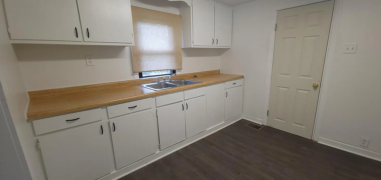 3206 S Temple Ave - Photo 3 of 3