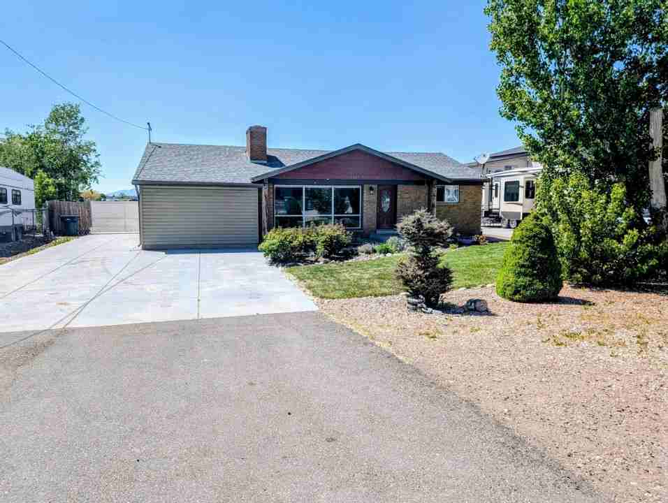 2327 750 W St - Photo 3 of 18