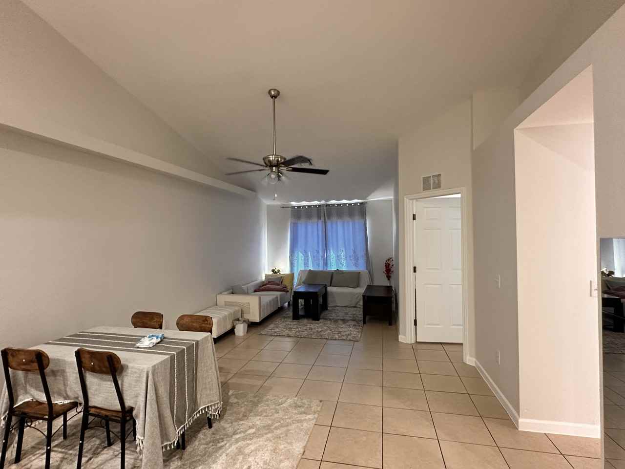 1246 Se 8th St - Photo 5 of 14