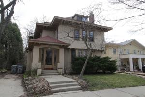 featured image of 2119 E Kenilworth Pl #3