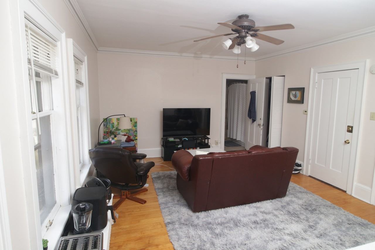 2119 E Kenilworth Pl #3 - Photo 2 of 9