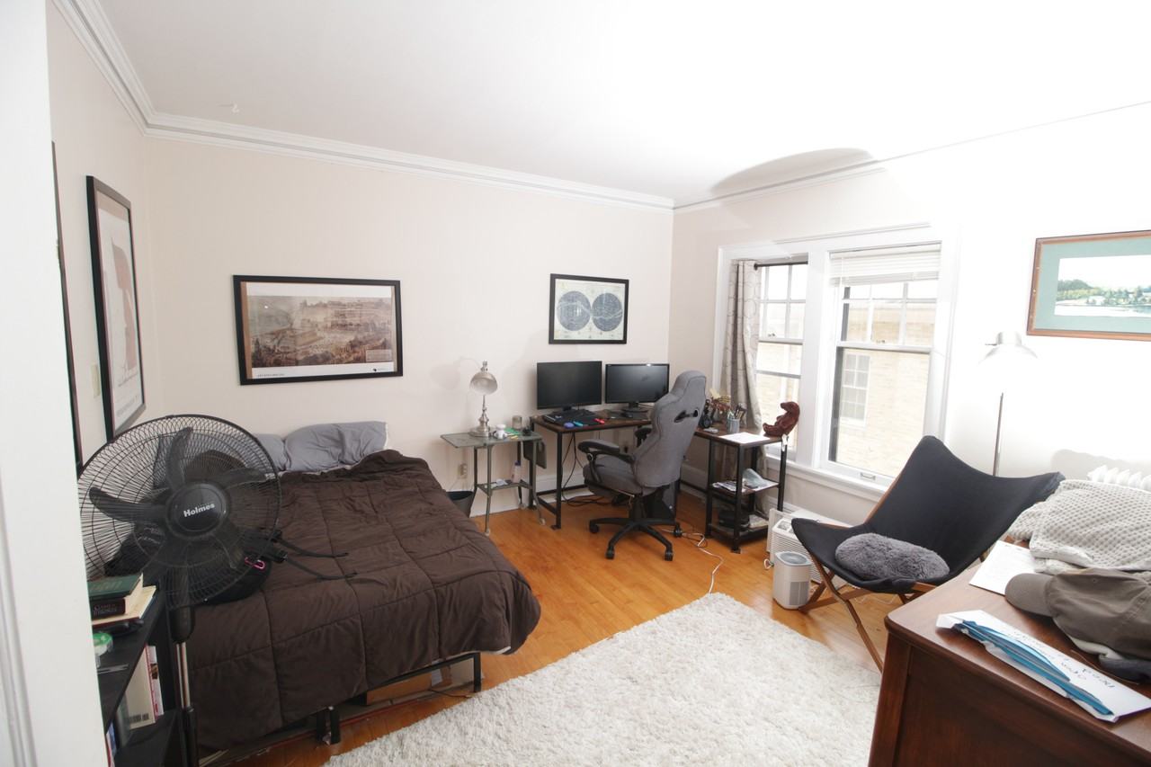 2119 E Kenilworth Pl #3 - Photo 4 of 9