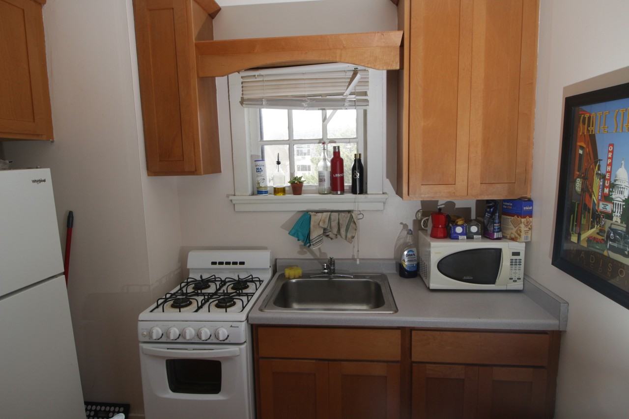 2119 E Kenilworth Pl #3 - Photo 6 of 9