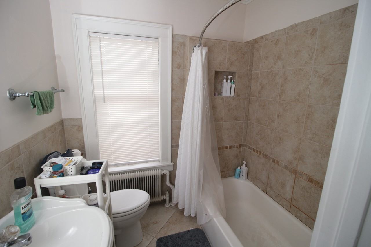 2119 E Kenilworth Pl #3 - Photo 7 of 9