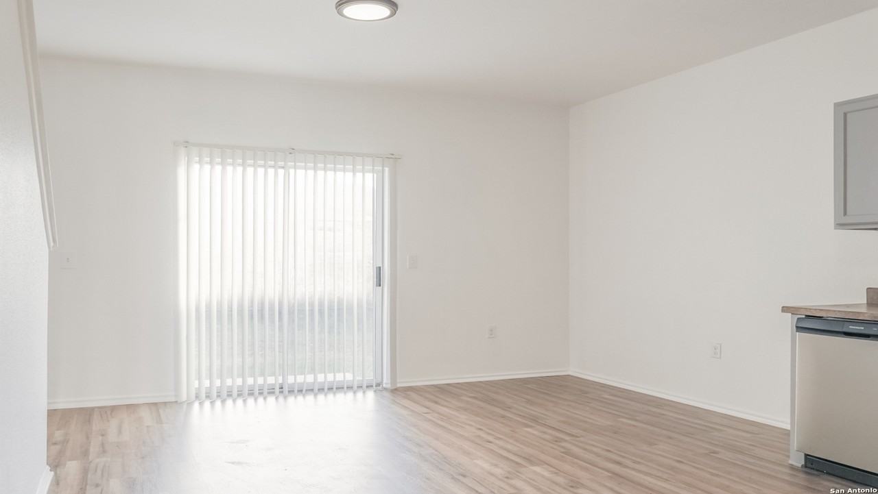 8823 Mission Brk - Photo 7 of 16
