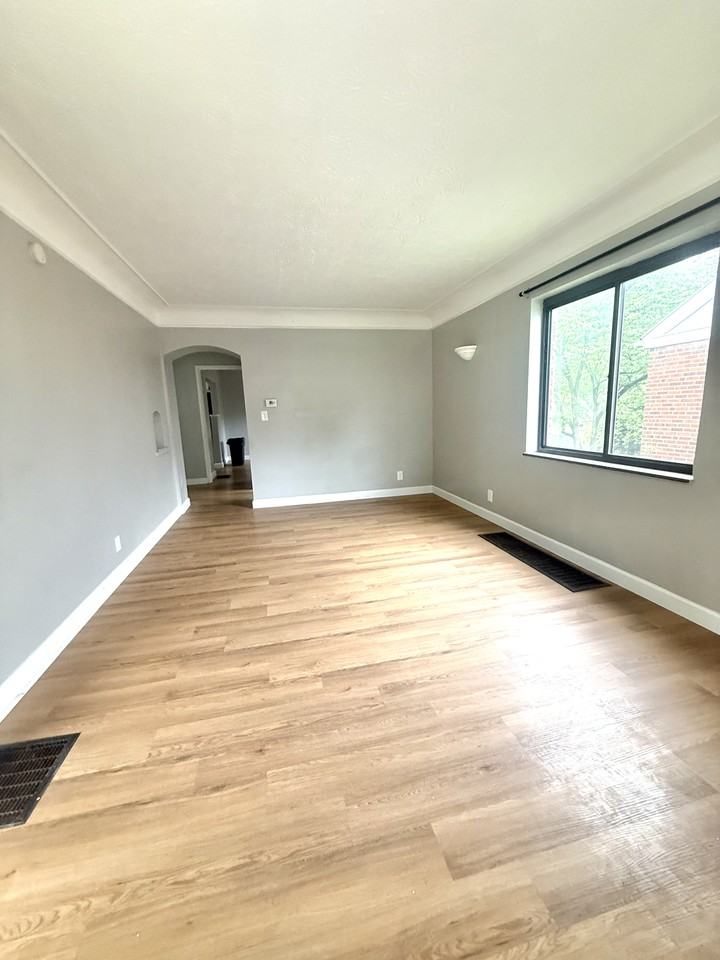 1131 Wilmont Ct - Photo 2 of 32