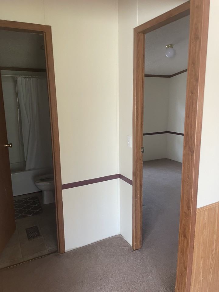 310 Elizabeth St - Photo 5 of 7