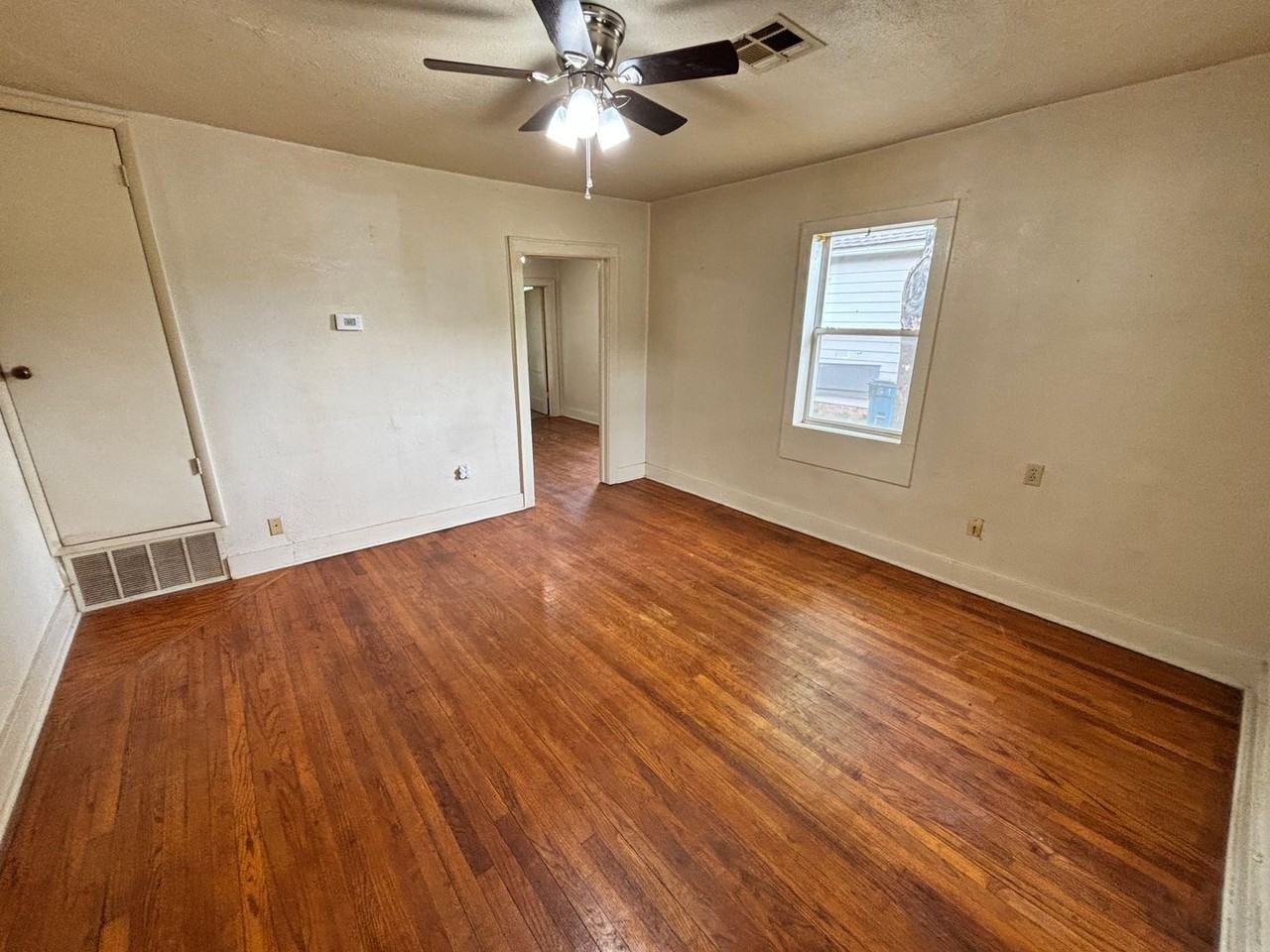 703 N Boulevard - Photo 4 of 15