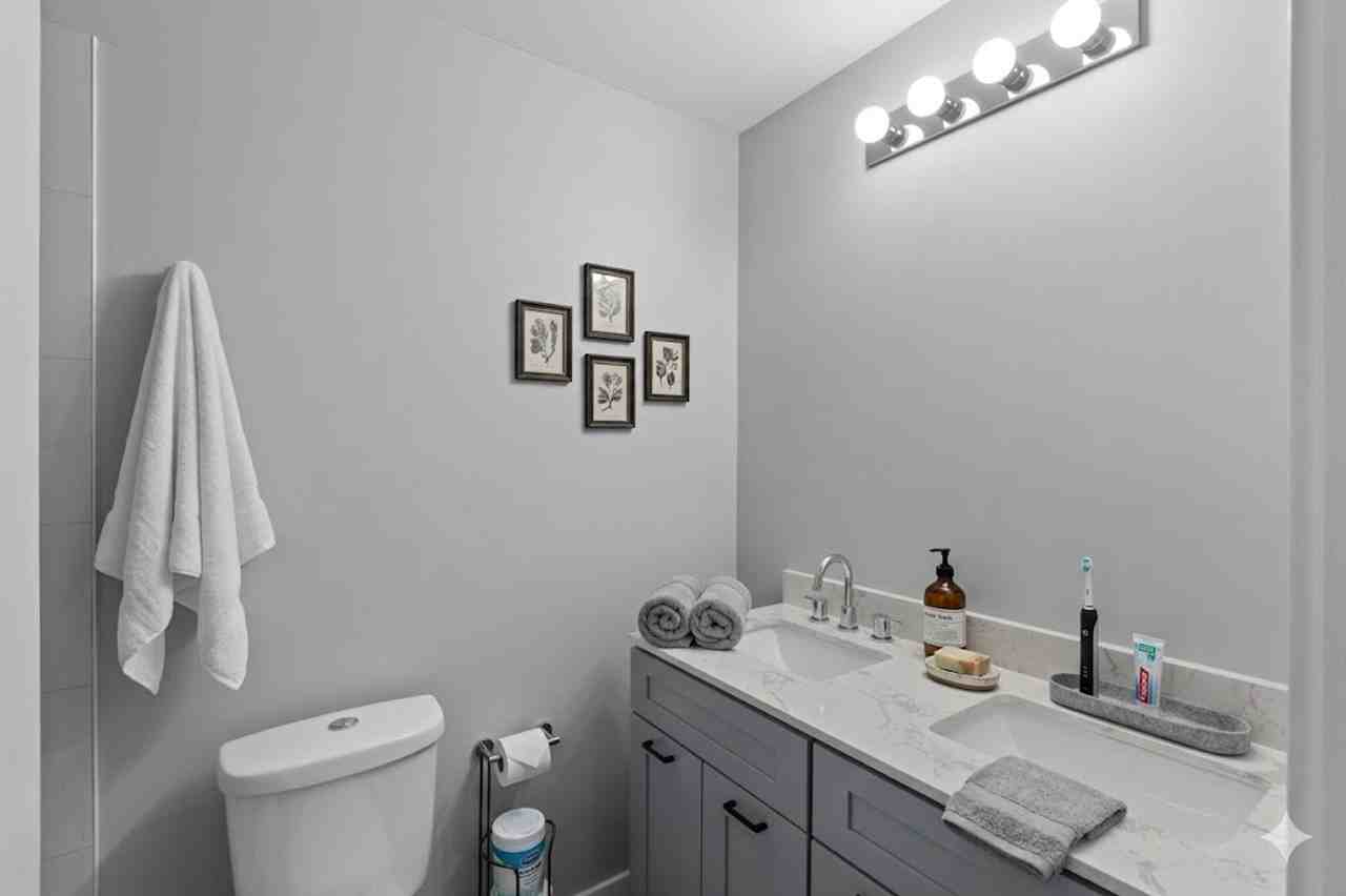 1000 Orchard Luxury Apartments - Photo 3 of 45