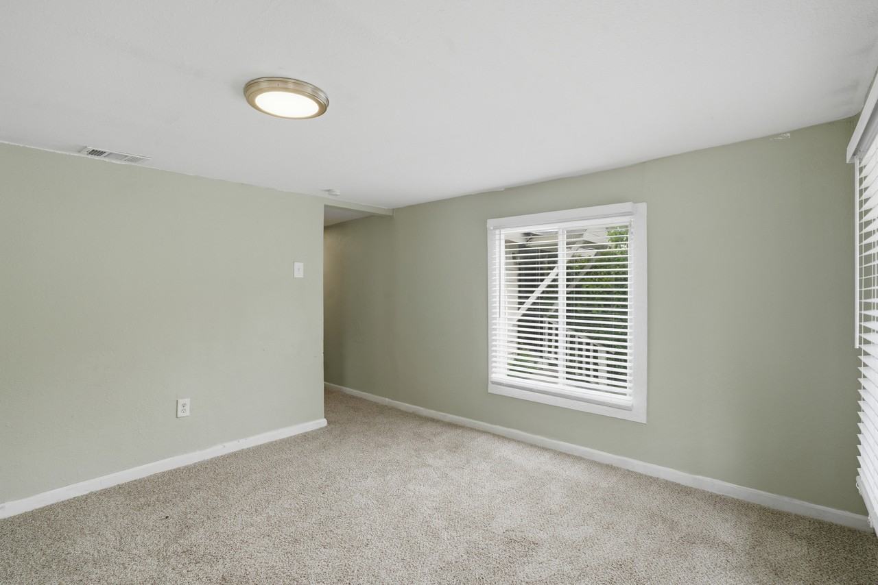 1214 Jones St #1 - Photo 6 of 28